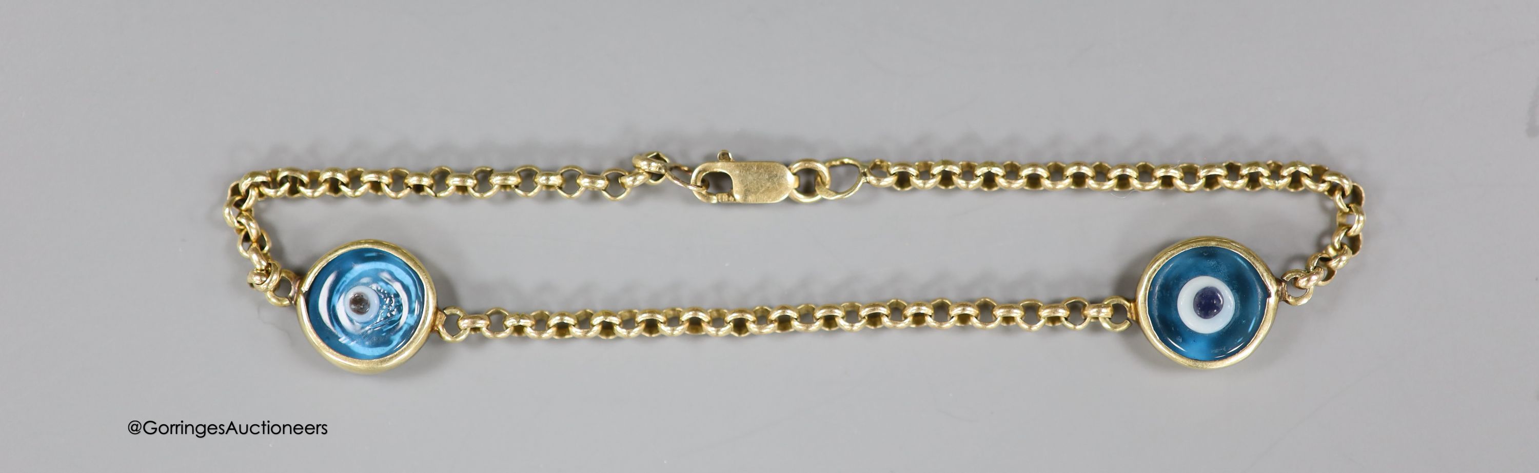 A 9kt and twin glass bead set bracelet, 18cm, gross weight 4.6 grams.
